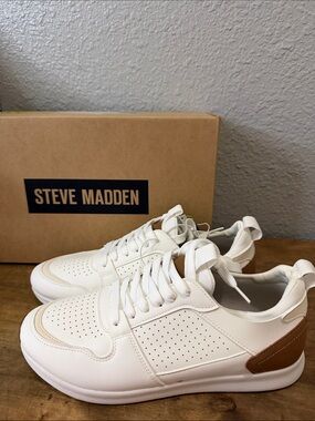 Steve Madden White Sneakers with Tan Heel Panel size 8